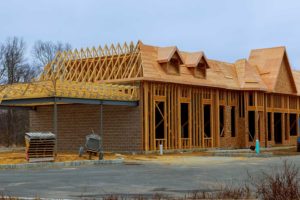 Servicios Integrales 64 Imagen de una casa de madera en construcción