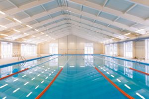 Servicios Integrales 40 Imagen de una piscina cubierta